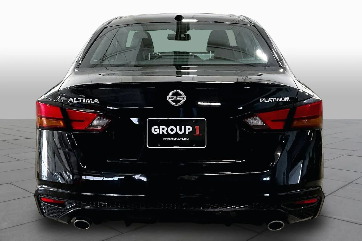Used 2019 Super Black Nissan 2.5 Platinum image 5