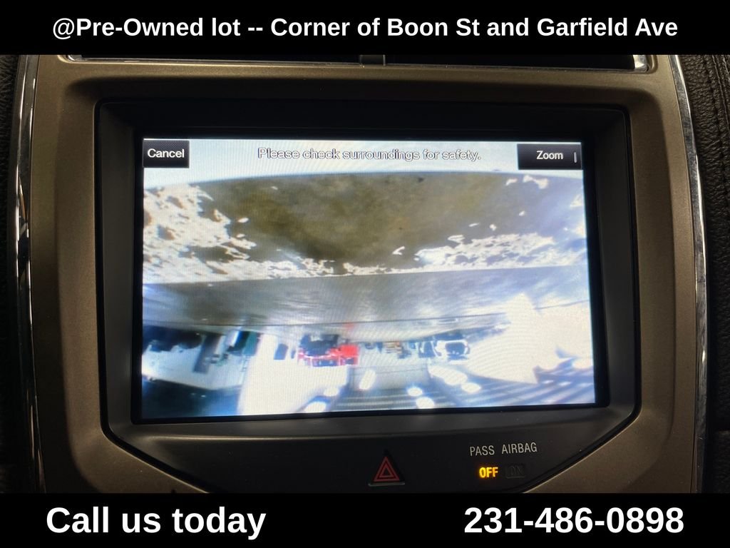 Used 2011  Lincoln Base image 25
