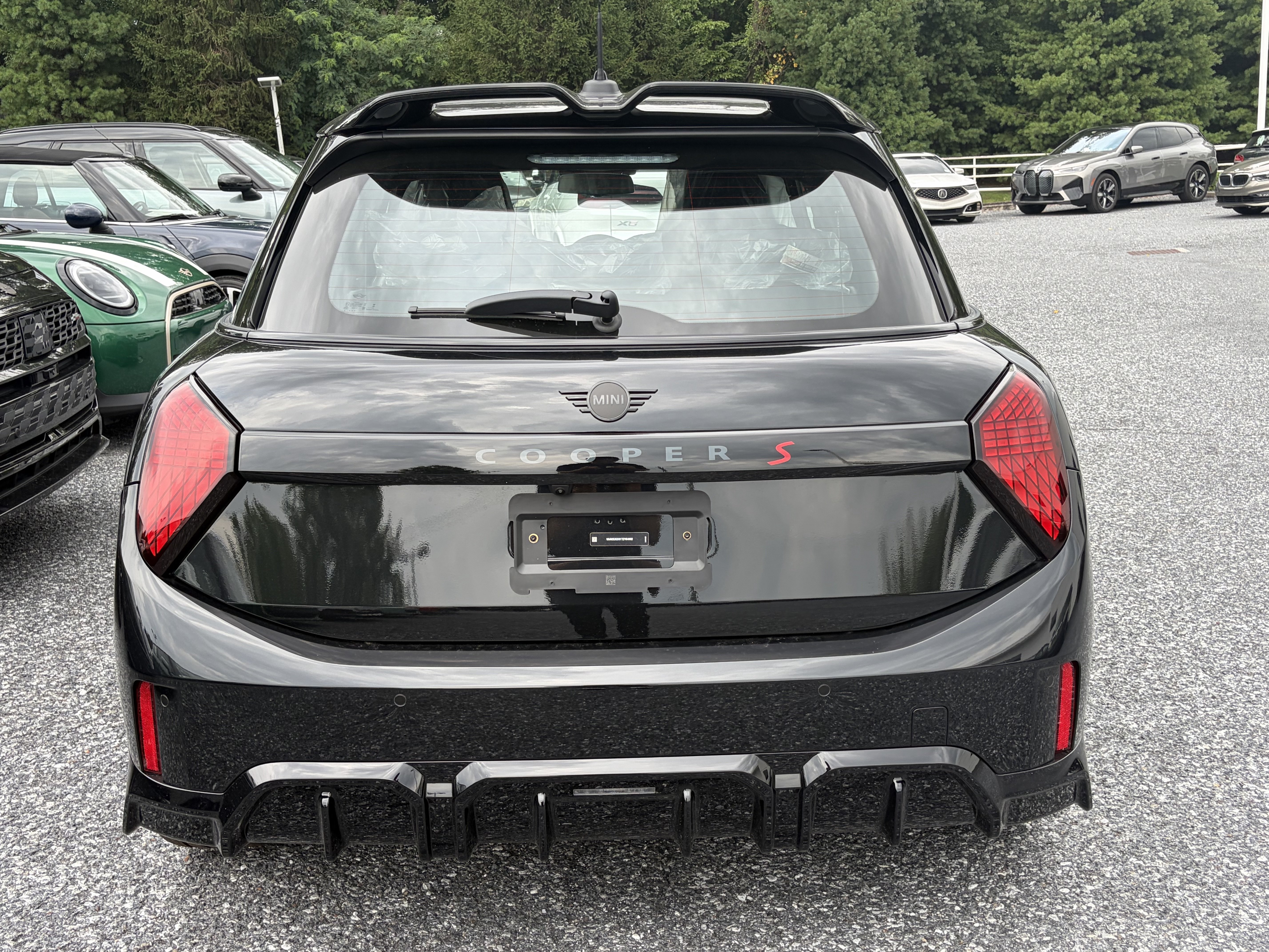 New 2026 Midnight Black II Metallic MINI Iconic image 5