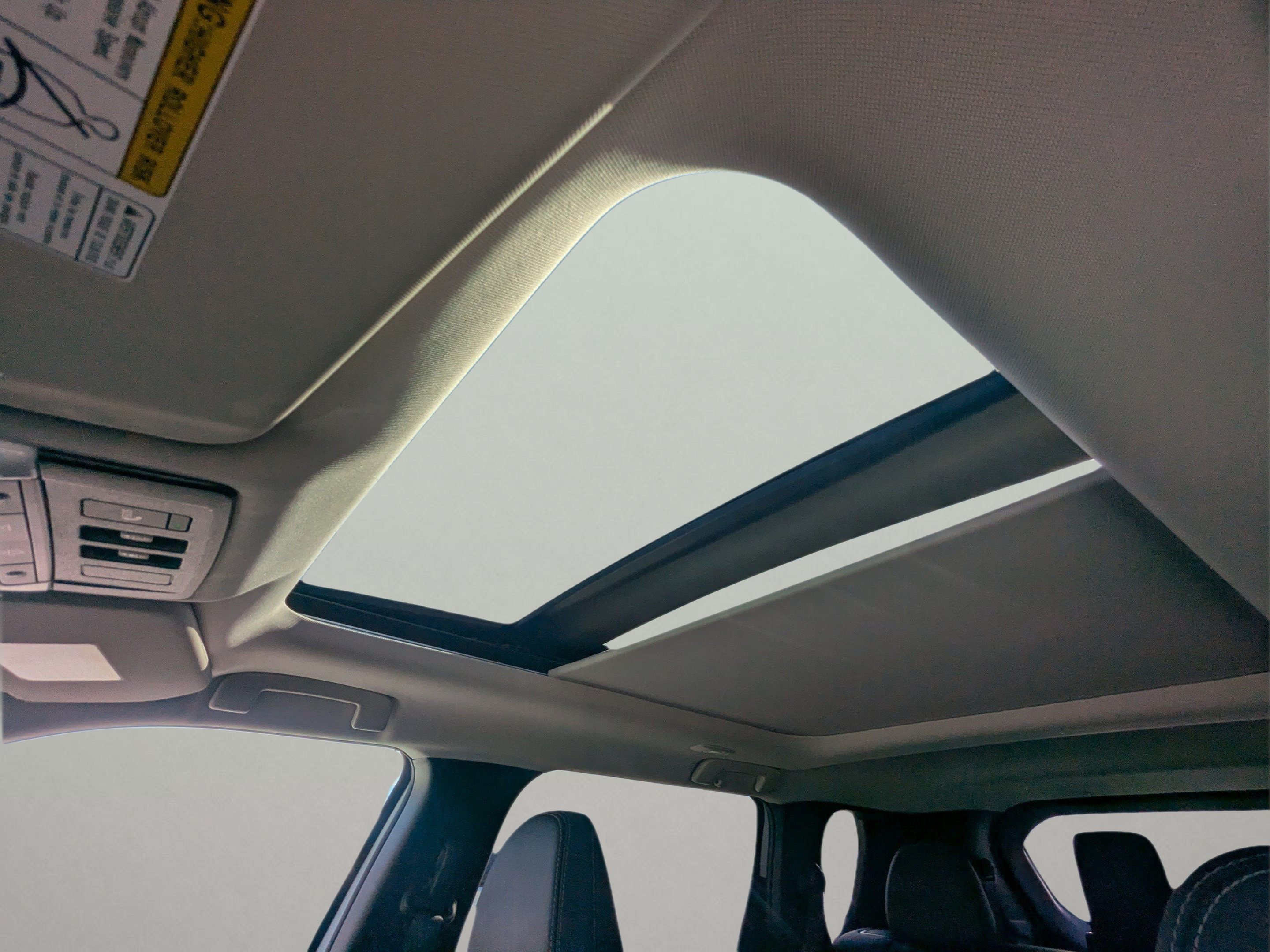 2025 Mitsubishi Outlander Plug-in Hybrid SE - Photo 20
