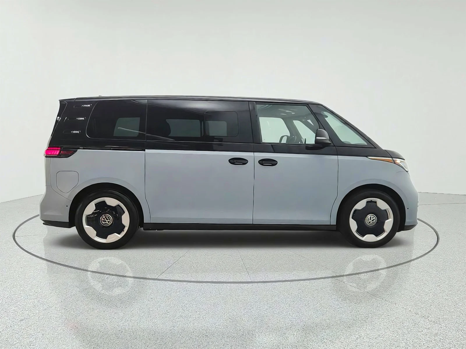Used 2025 Deep Black Pearl Volkswagen Pro S image 4