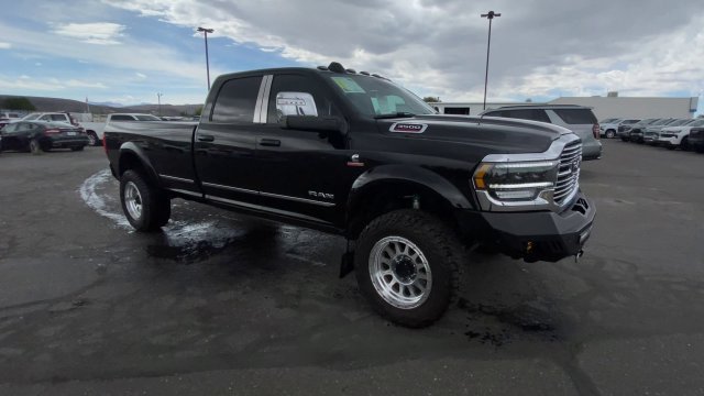 Used 2023 Diamond Black Crystal Pea Ram Laramie image 2