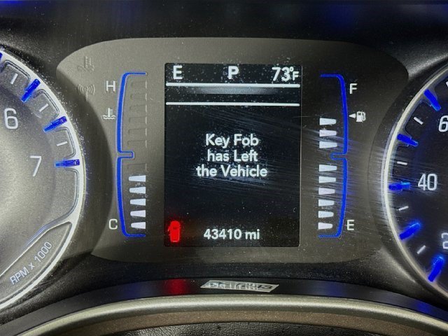 Used 2022 Velvet Red Pearlcoat Chrysler LX image 12