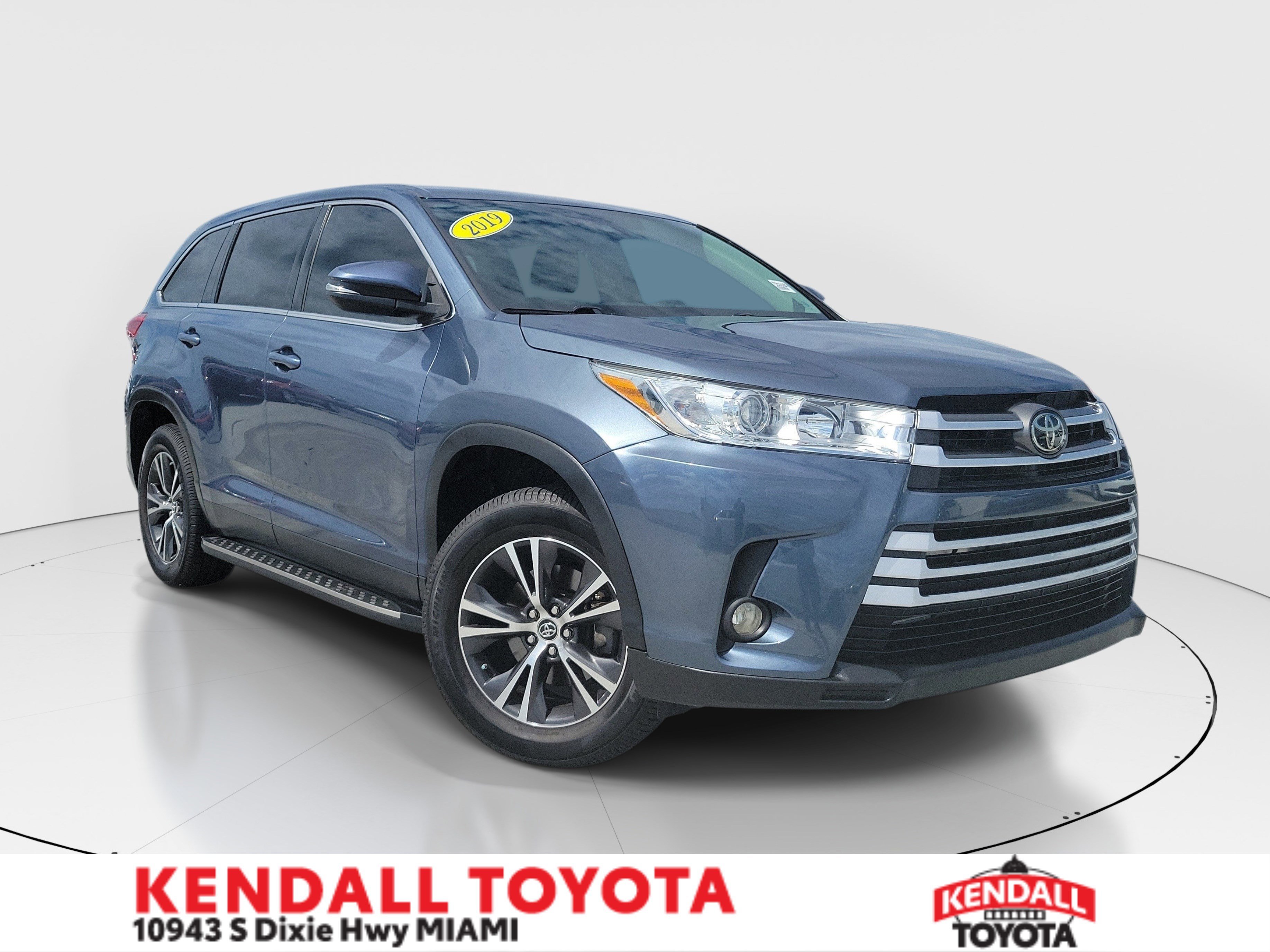 2019 Toyota Highlander LE Plus FWD photo