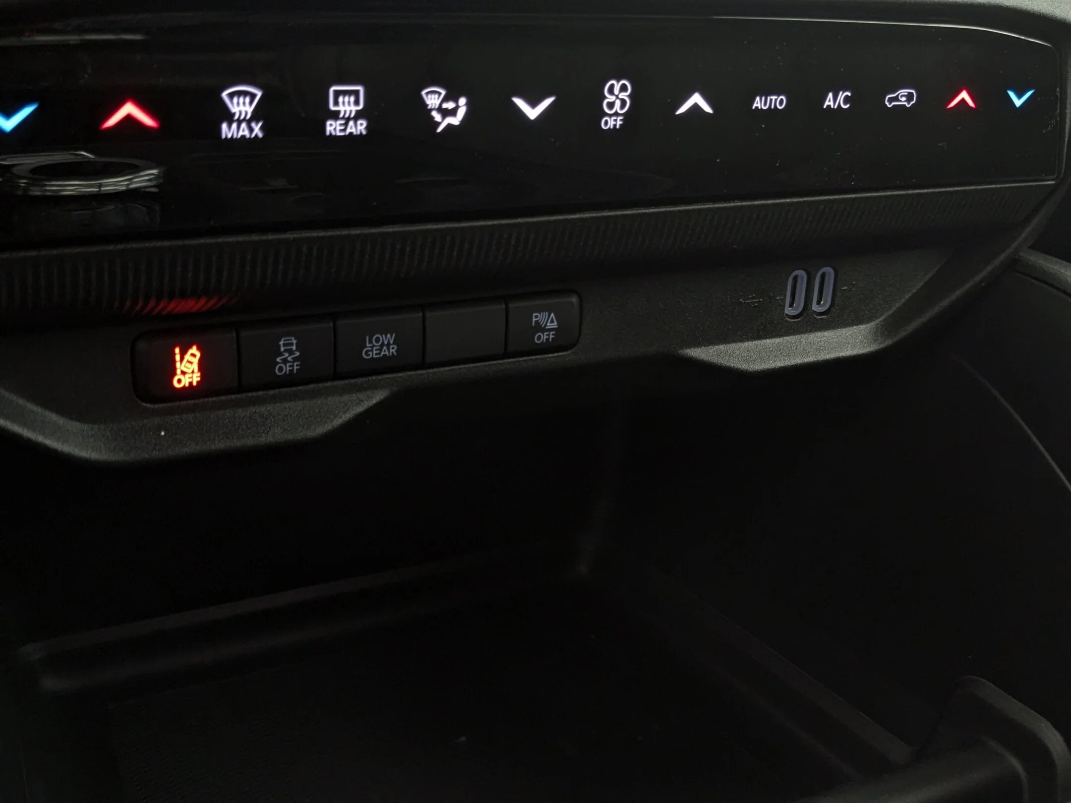 New 2026 White Jeep Limited - - Hybrid - Dual-Pane Pano Sunroof - Capri Leatherette - Power Liftgate & More! image 21
