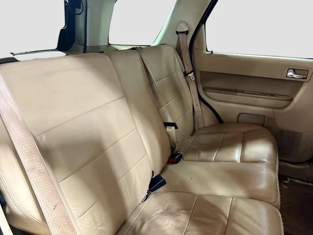 Used 2011  Ford Limited image 11