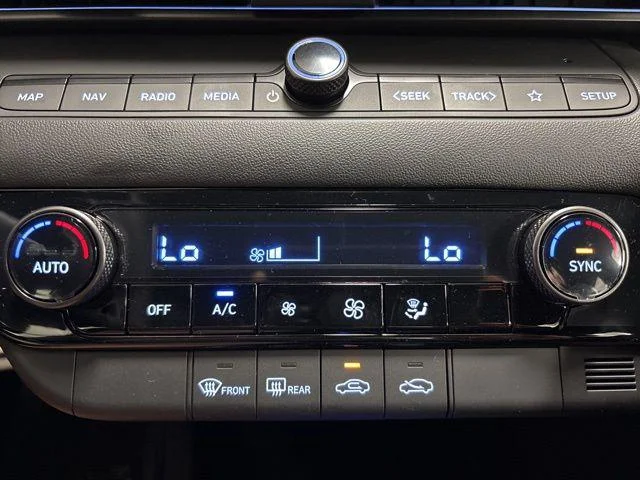 2025 Hyundai Elantra Blue - Photo 17