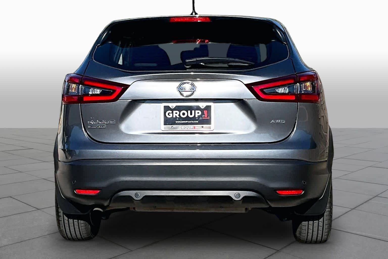 Certified Used 2022 Gun Metallic Nissan S image 5