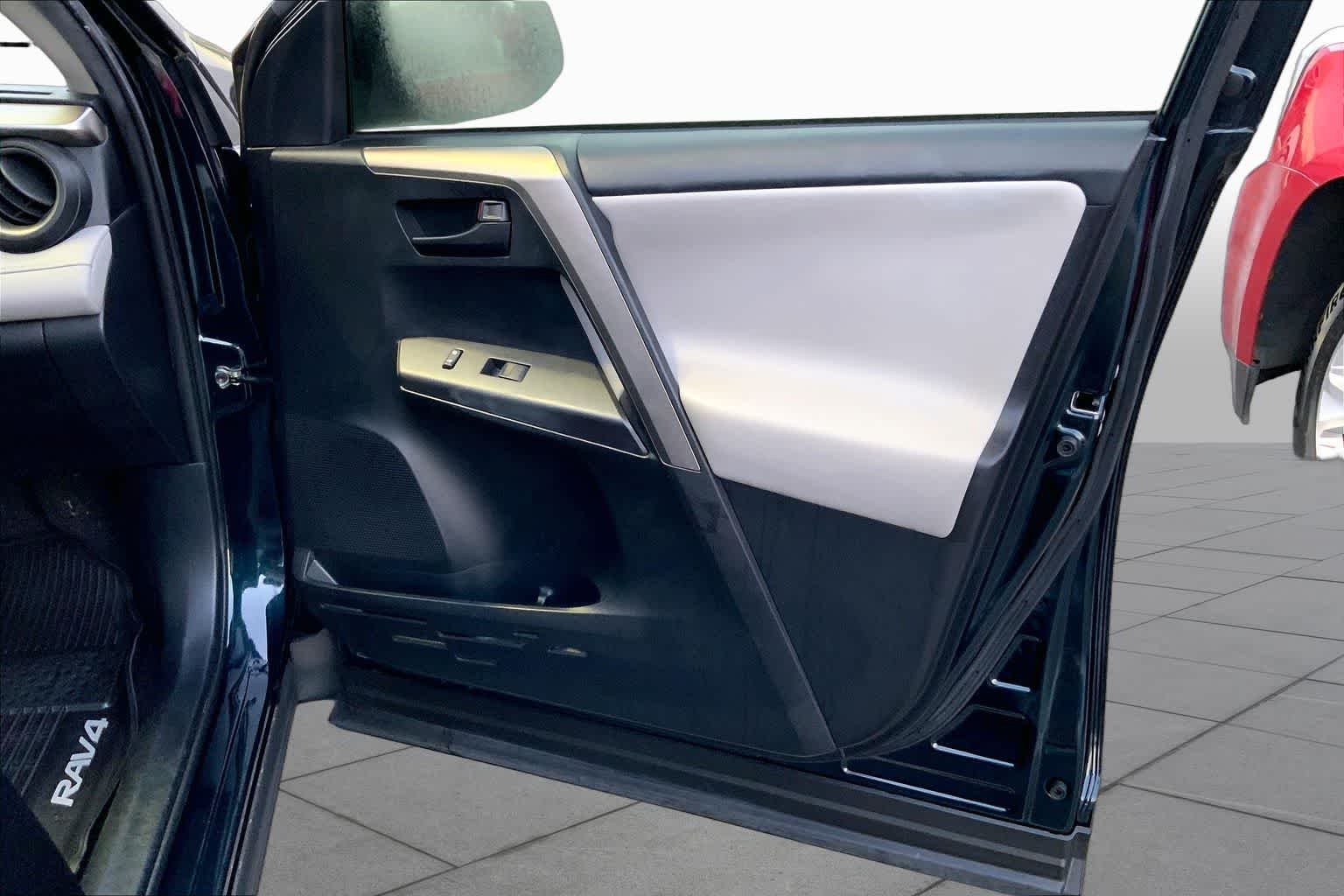 Used 2018 Galactic Aqua Mica Toyota Hybrid LE image 34
