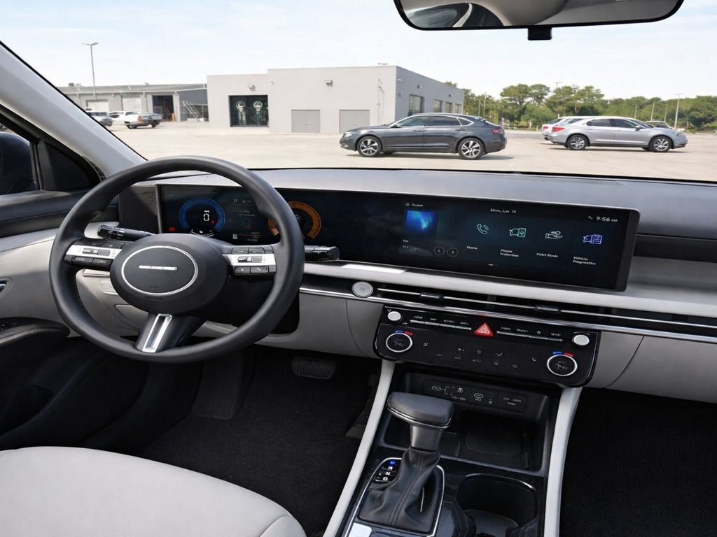 Used 2025 Hampton Gray Hyundai SEL image 22