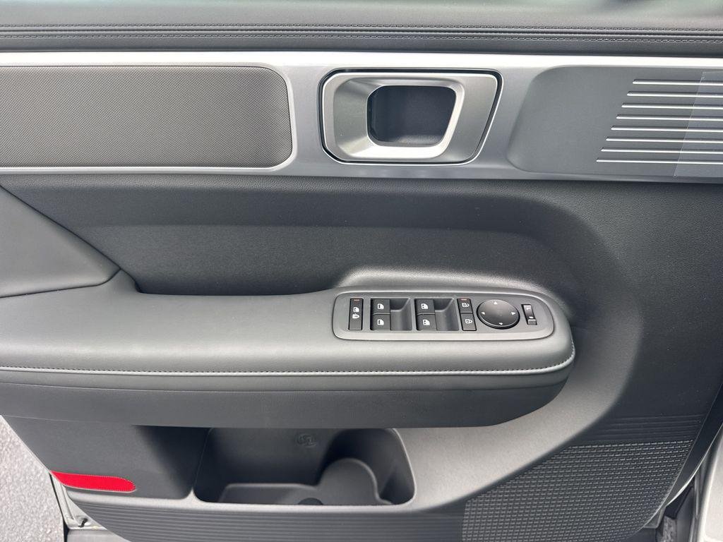 New 2026 Silver Hyundai SEL FWD image 10
