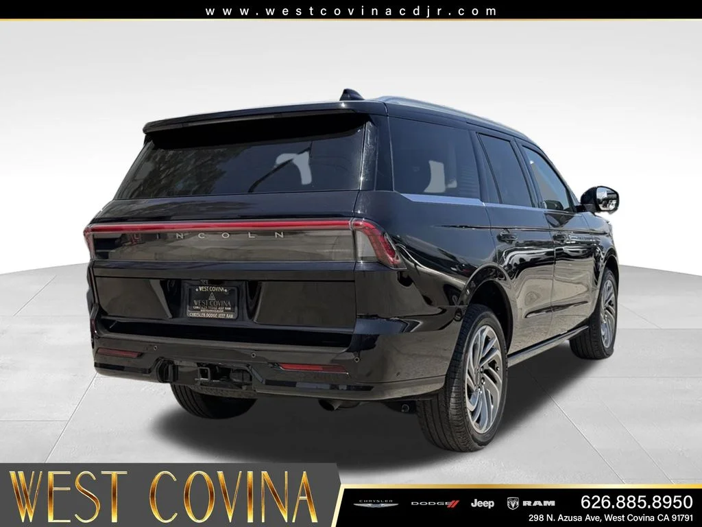 Used 2025 Black Lincoln Reserve image 10