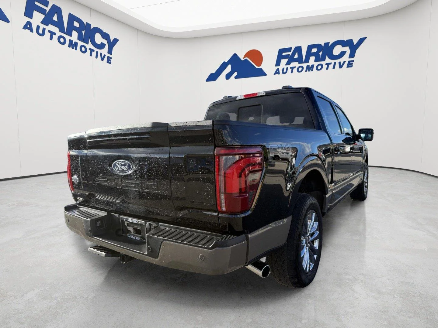 Used 2025 Agate Black/Marsh Gray Ford King Ranch image 5