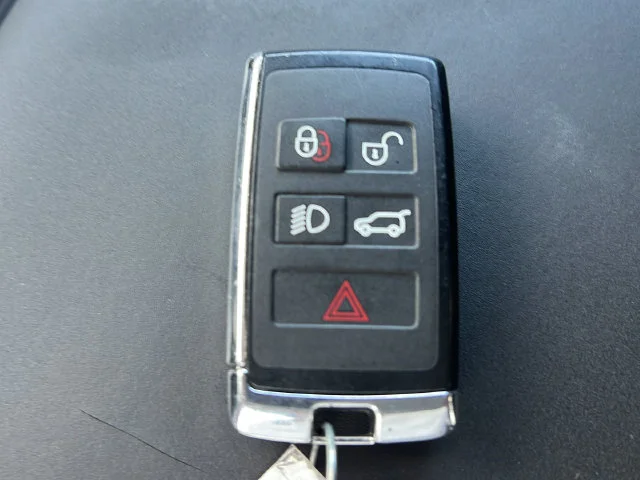 Used 2025 Black Land Rover S image 29
