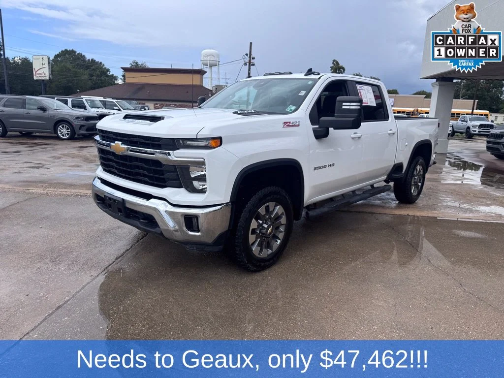 Used 2024 White Chevrolet LT image 3