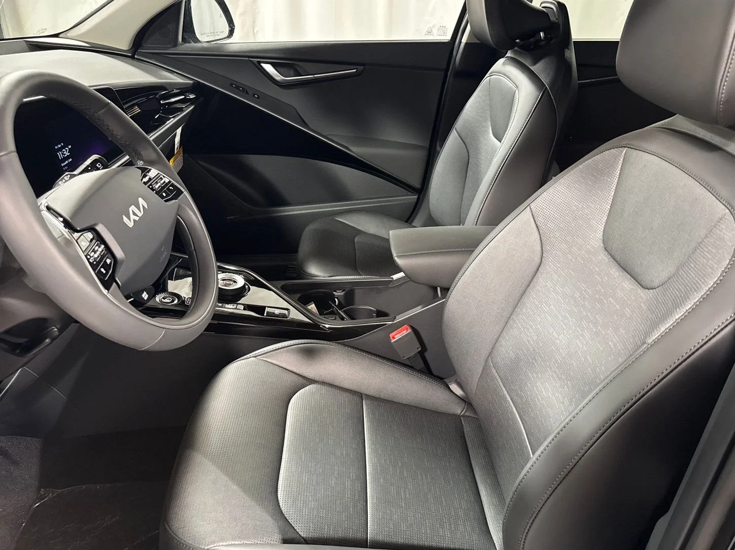 New 2026 Aurora Black Pearl Kia Wave image 3