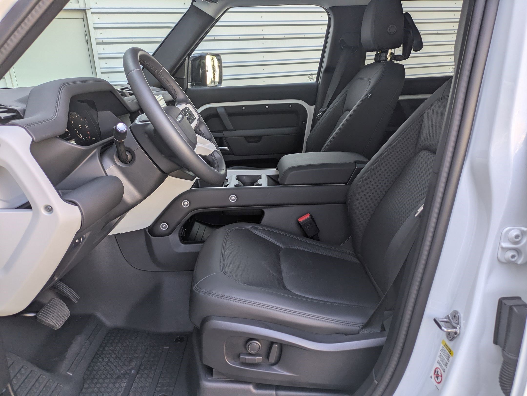 Used 2025 Fuji White Land Rover 110 P300 S image 24