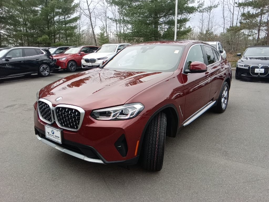 Used 2025 Aventurin Red Metallic BMW xDrive30i image 3