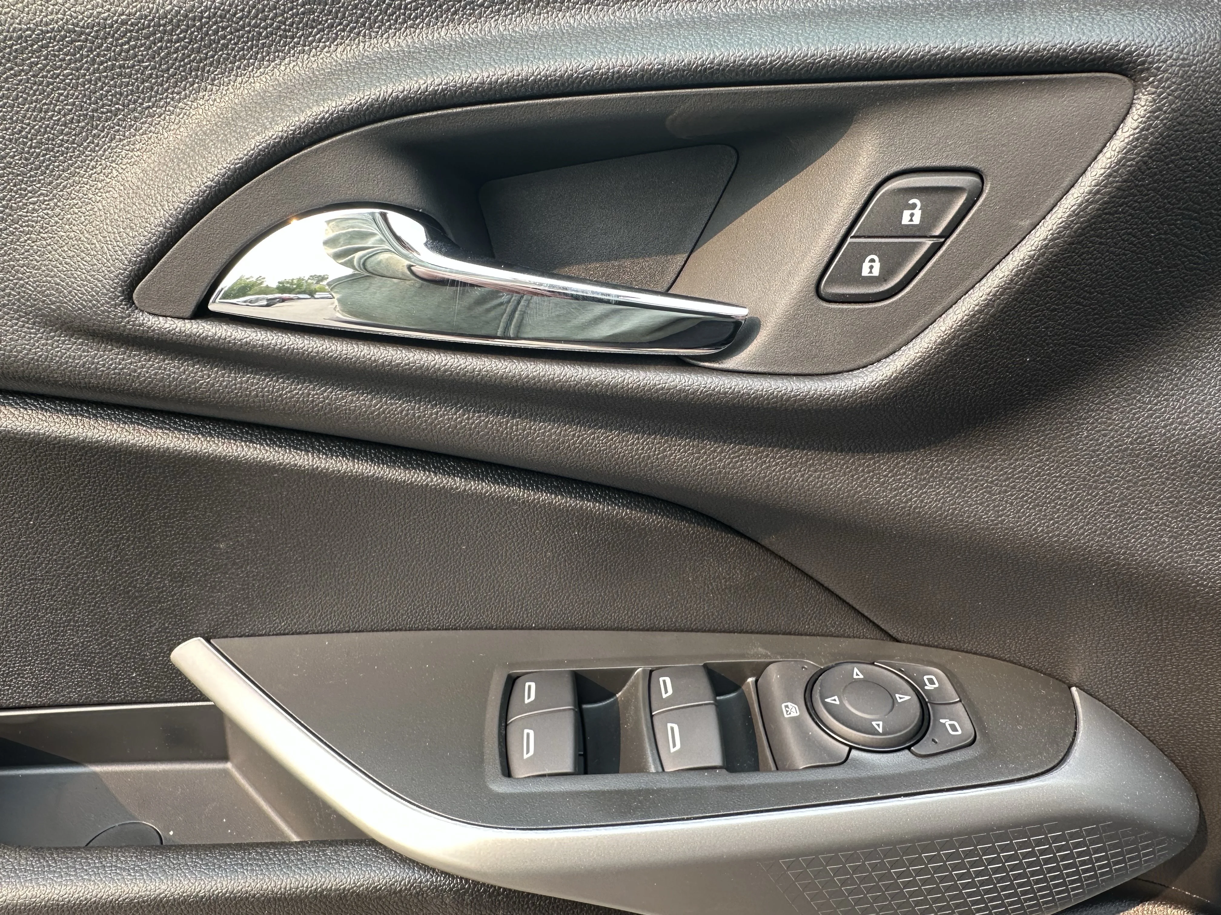 New 2026 Mosaic Black Metallic Chevrolet 1RS image 9