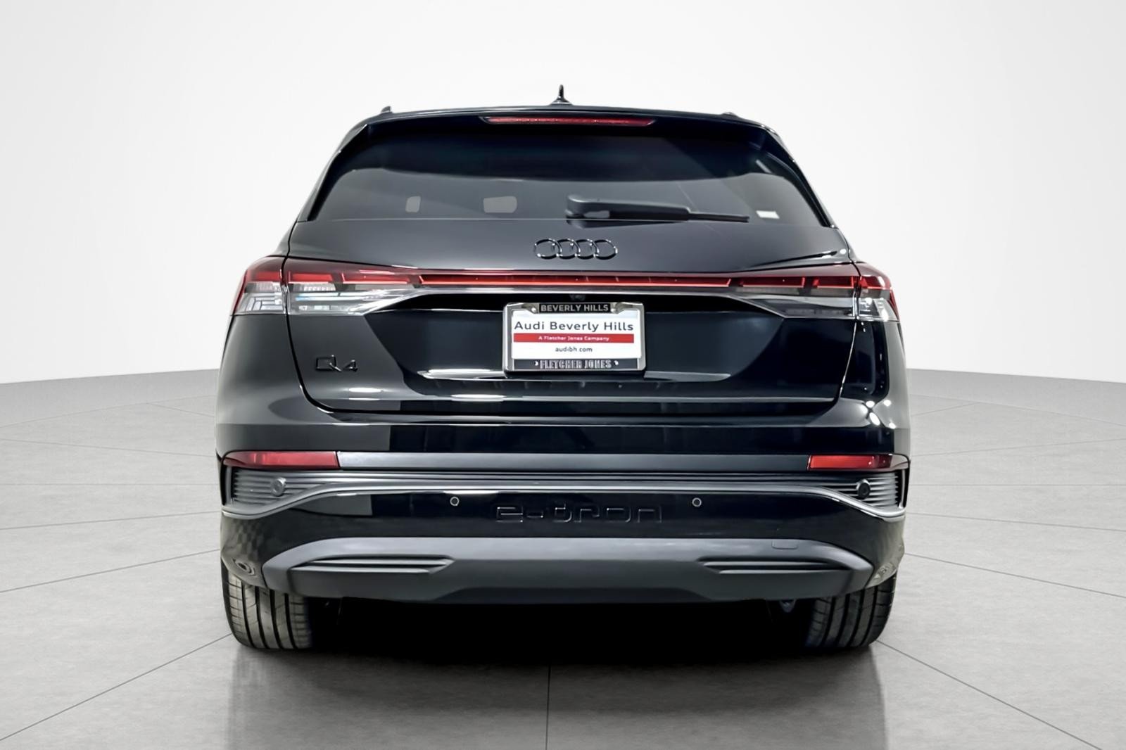 Used 2025 Mythos Black Metallic Audi Premium 45 RWD image 4