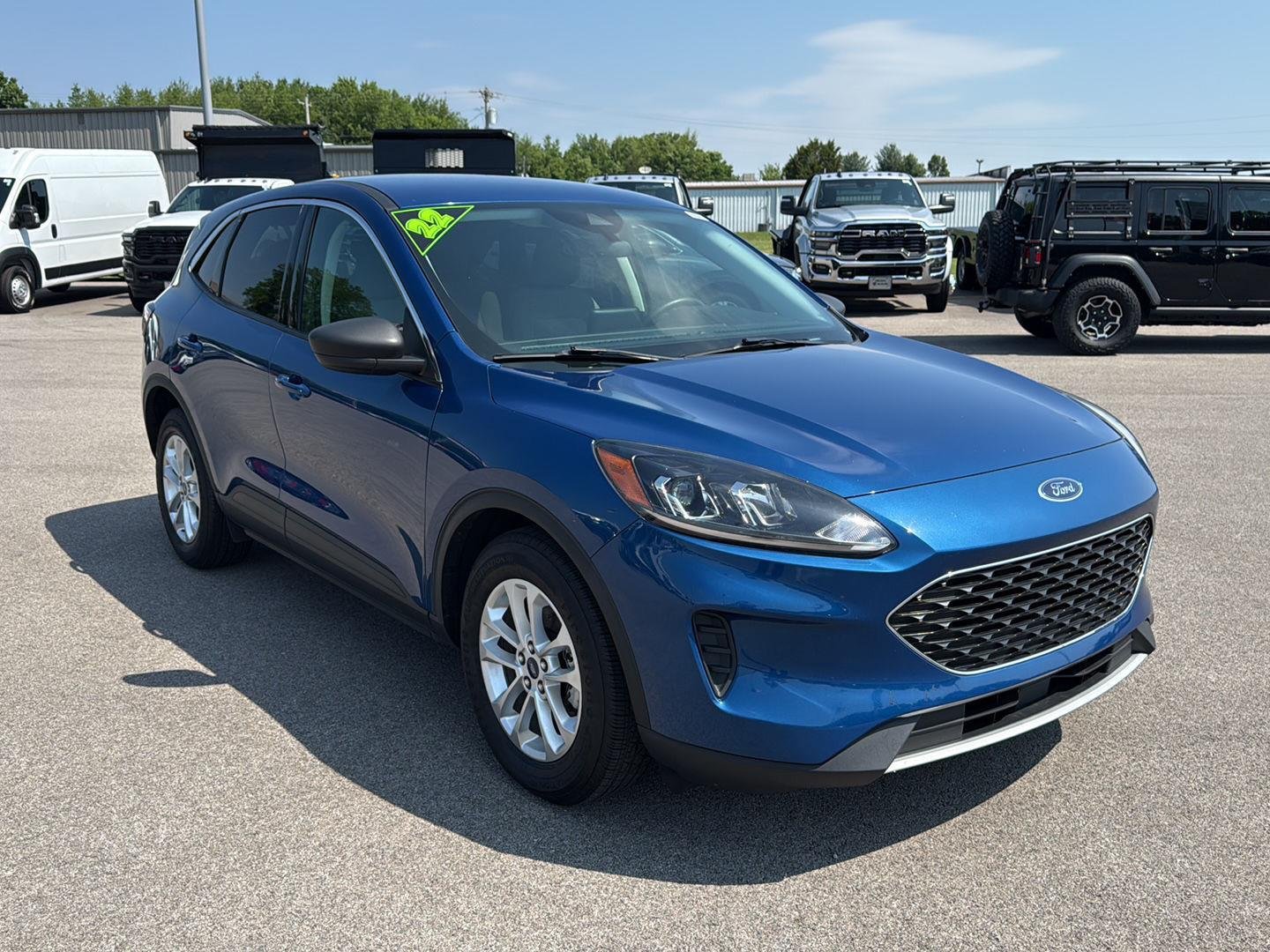 Used 2022 Atlas Blue Ford SE Hybrid image 2