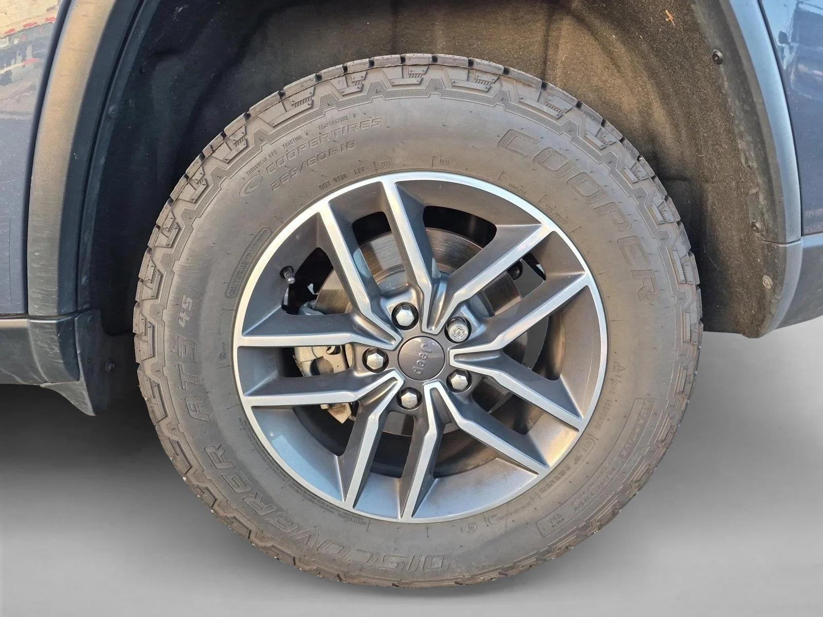 Used 2020 Slate Blue Pearlcoat Jeep Limited image 13