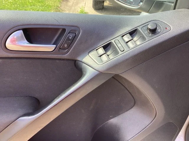 Used 2014 Silver Volkswagen S image 24