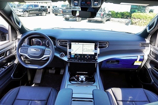 New 2026 Bright White Clear-Coat Exterior Paint Jeep Limited Altitude image 25