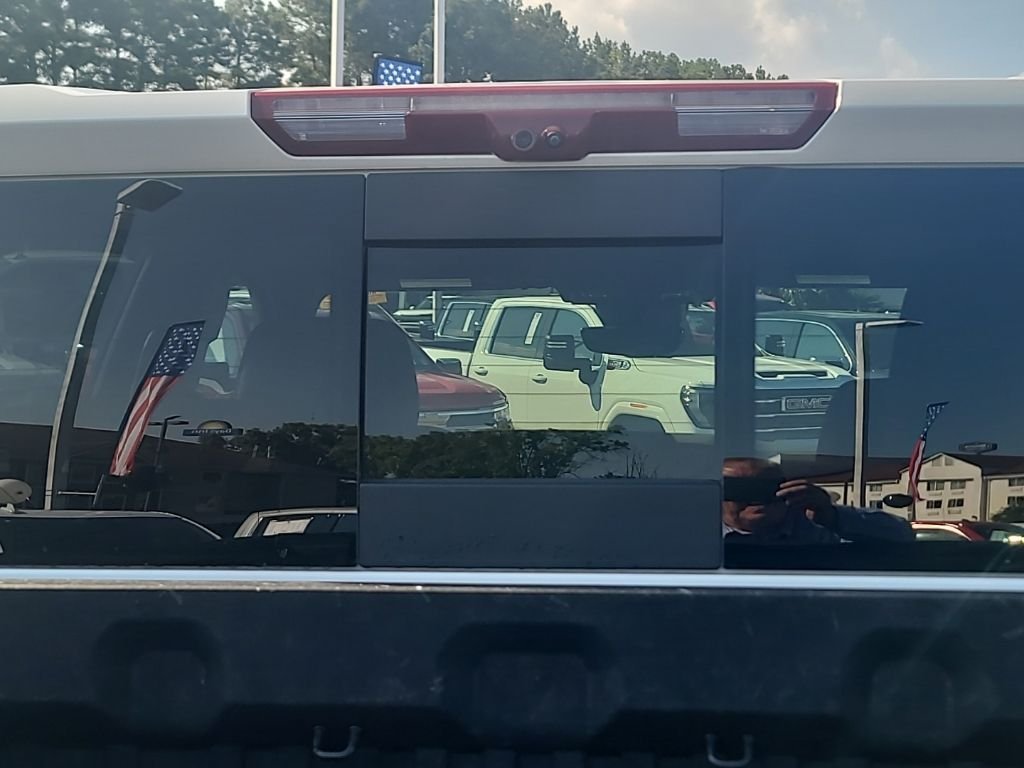 Used 2025 White GMC AT4 image 14