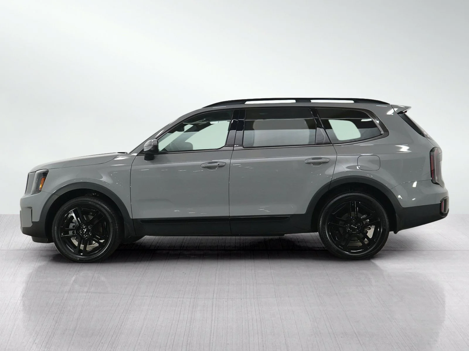 Used 2024 Kia Telluride EX X-Line with VIN 5XYP3DGC5RG551433 for sale in Wayzata, Minnesota