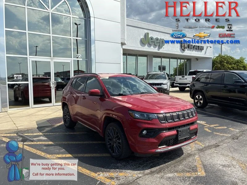 Used 2022 Redline Pearlcoat Jeep Limited image 1