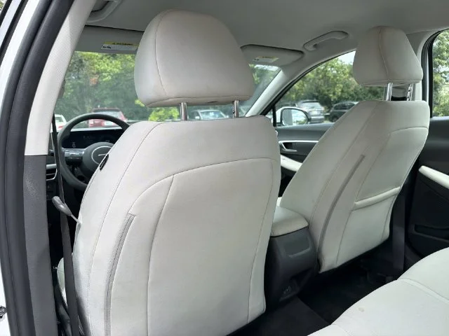 Used 2025 White Hyundai SEL image 35