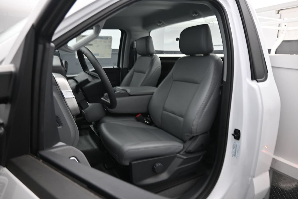 New 2026 Oxford White Ford XL image 8