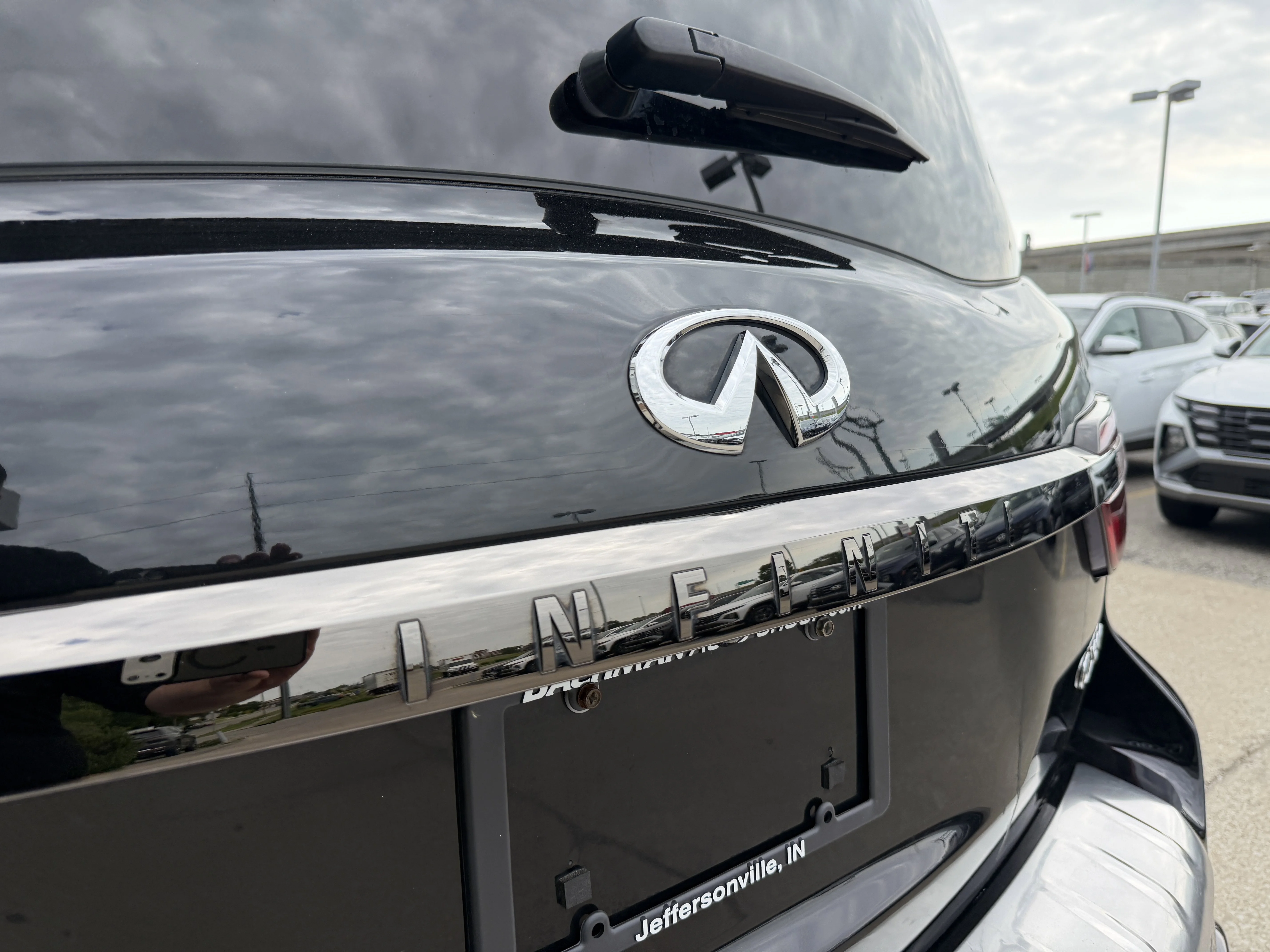 Used 2021 Mineral Black INFINITI Premium Select image 8