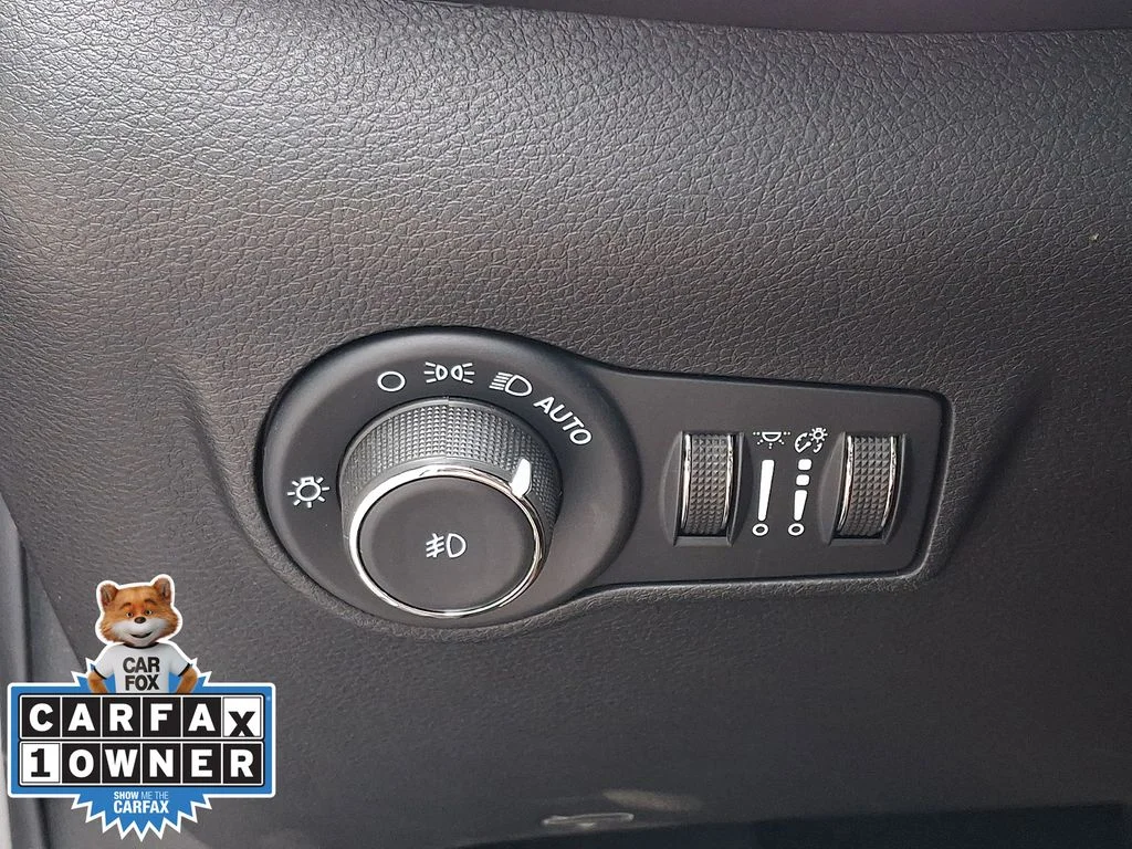 Certified Used 2022 Silver Jeep Limited image 25