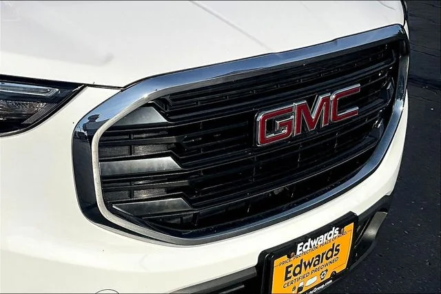Used 2021 White GMC SLE image 31