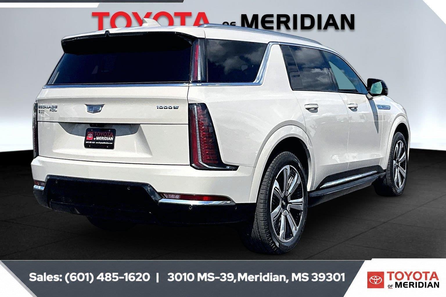 Used 2026 Sandstone Cadillac Luxury image 11