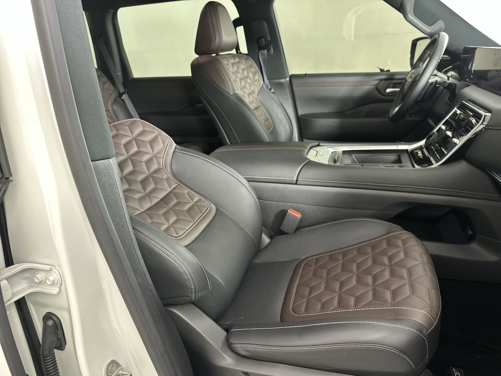 2025 Nissan Armada Platinum - Photo 27