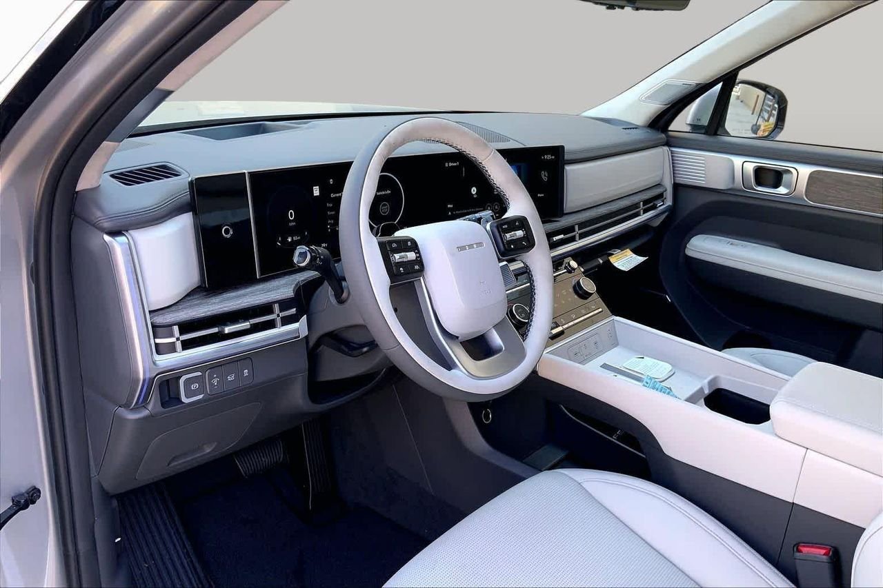 New 2026 Shimmering Silver Hyundai Calligraphy FWD image 9