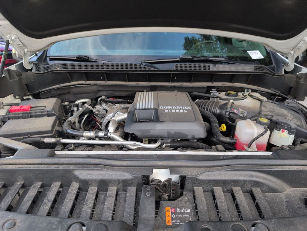 Used 2023 White Chevrolet LT image 14