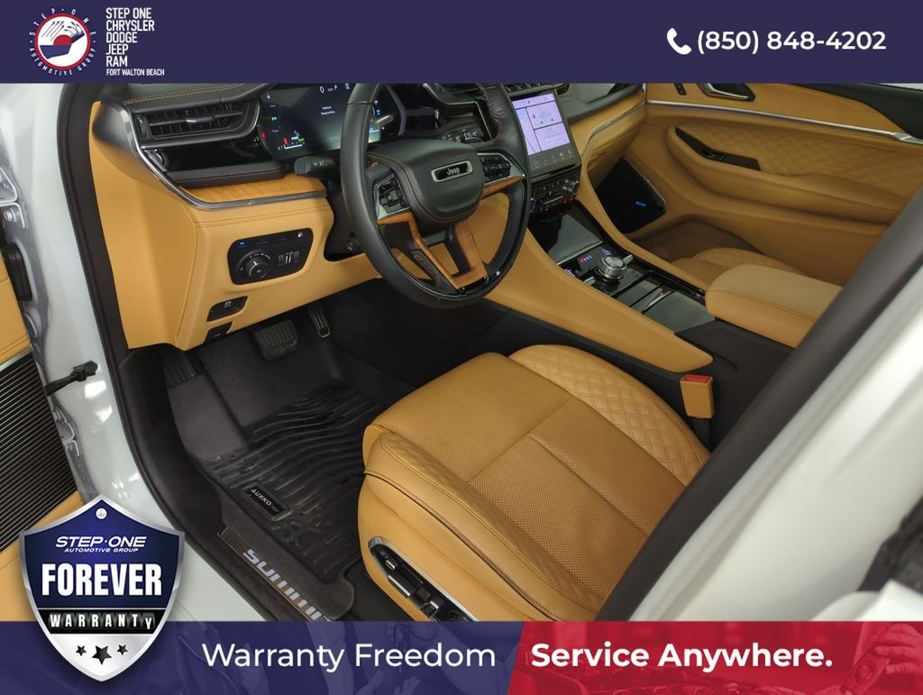 Used 2023 White Jeep Summit Reserve 4xe image 10