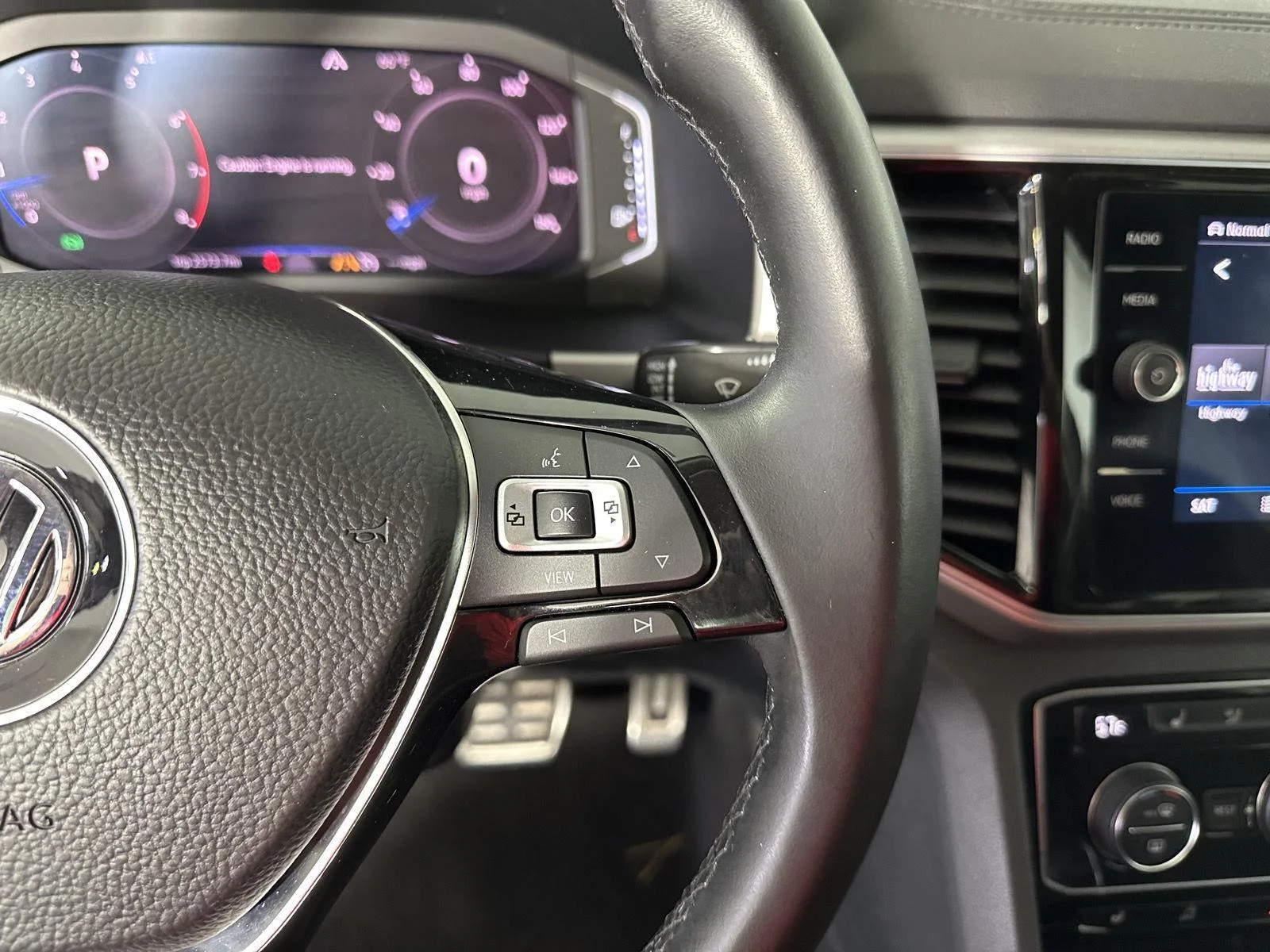 Used 2019 Platinum Gray Metallic Volkswagen 3.6L V6 SEL R-Line image 14