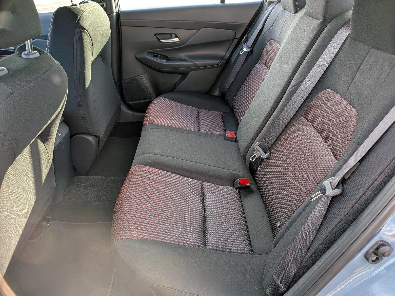 New 2027 Atlantic Gray Metallic / Super Black Two-tone Nissan SR image 31