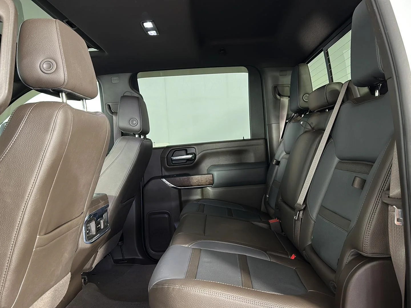 Used 2022 Quicksilver Metallic GMC Denali image 24