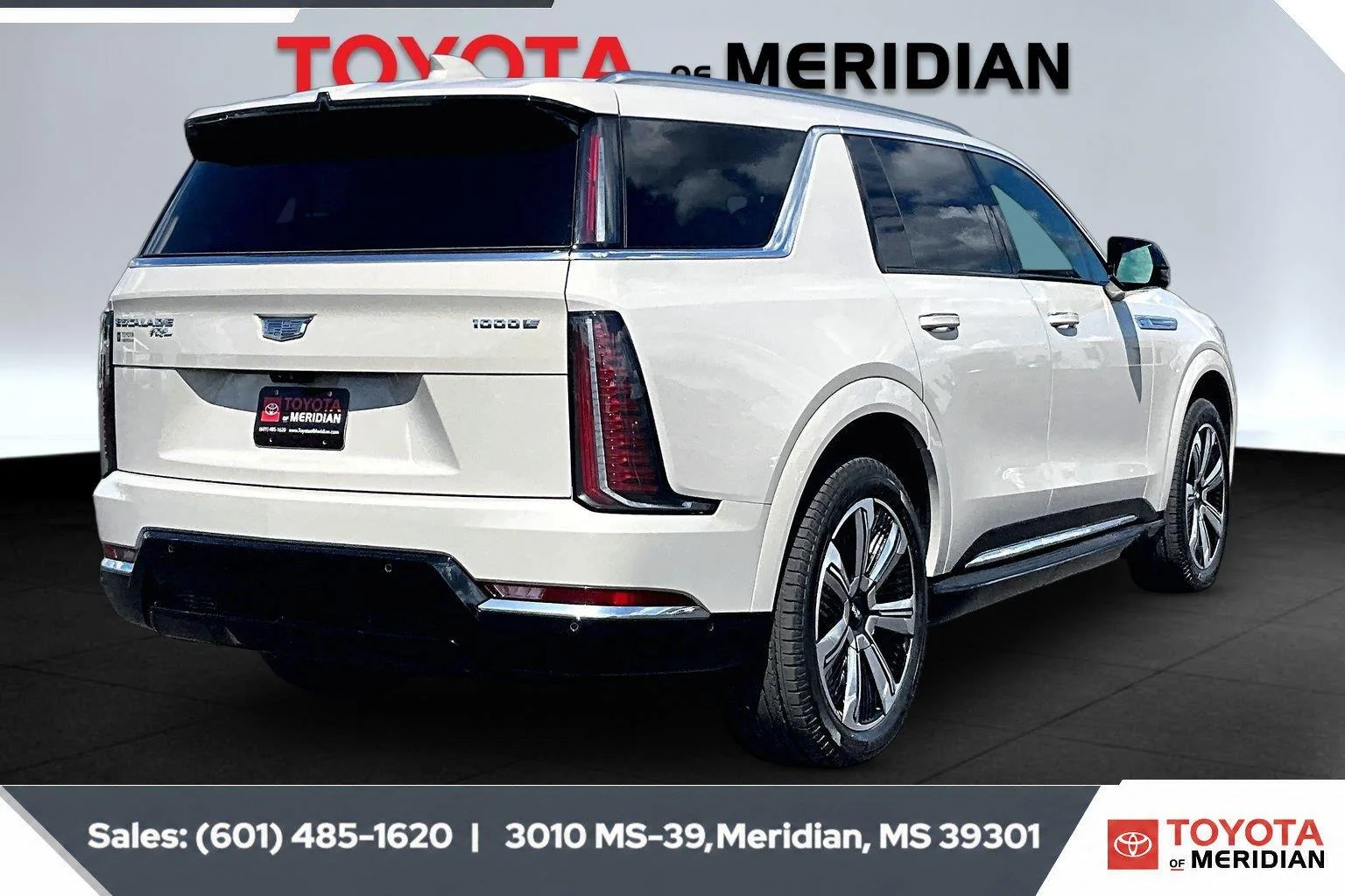 Used 2026 Sandstone Cadillac Luxury image 11