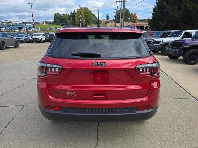 New 2026 Red Hot Pearl-Coat Exterior Paint Jeep Latitude image 4