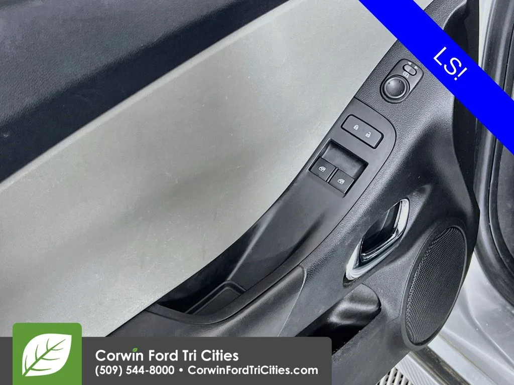 Used 2014 Silver Ice Metallic Chevrolet 2LS image 12