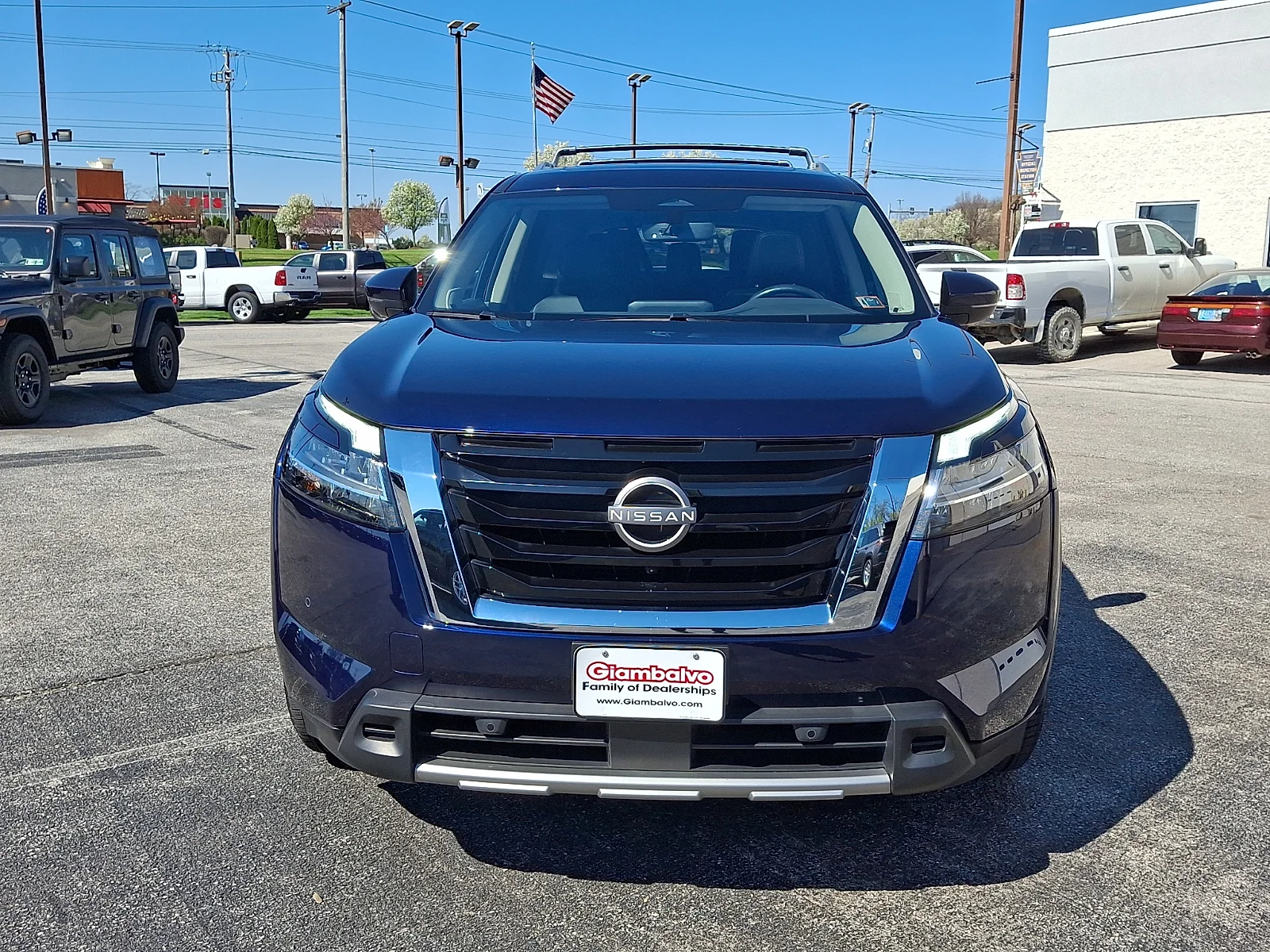 Used 2023 Blue Nissan SL image 4