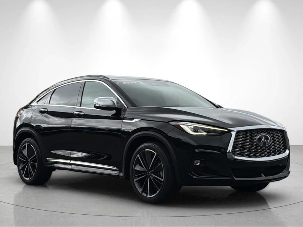 Used 2025 Black Obsidian INFINITI LUXE image 7