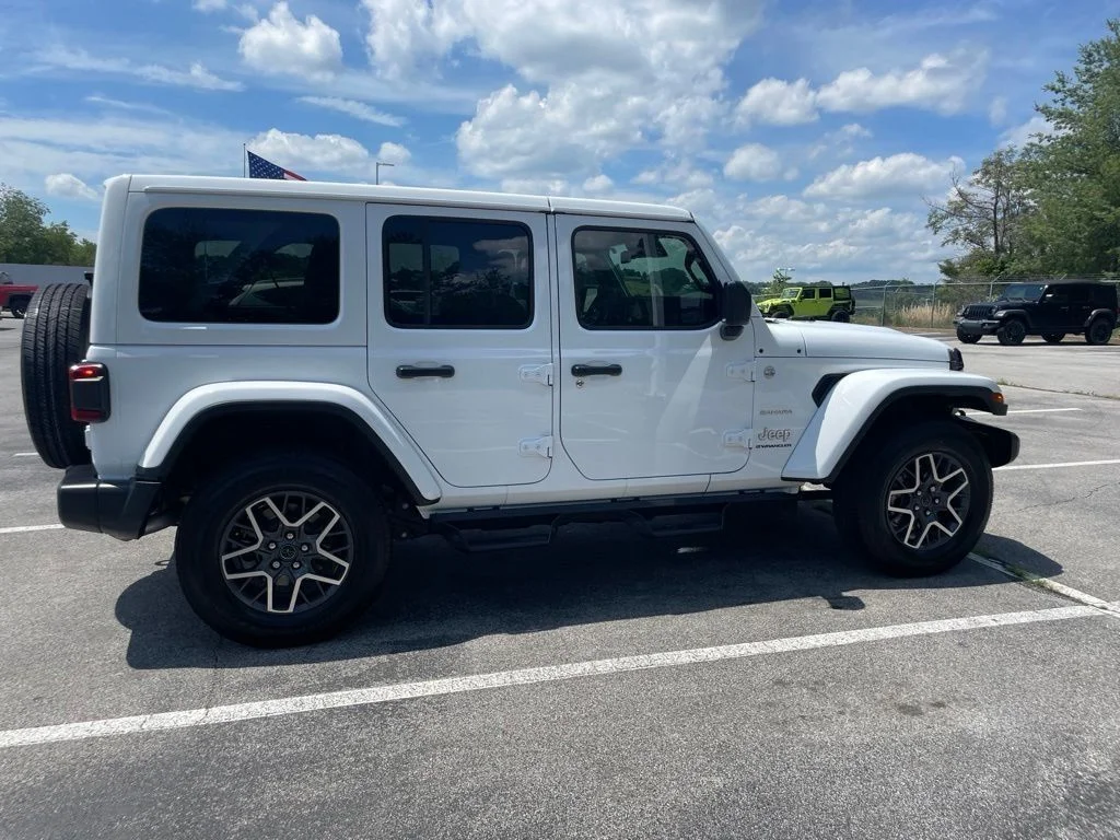 Used 2024 White Jeep Sahara image 6